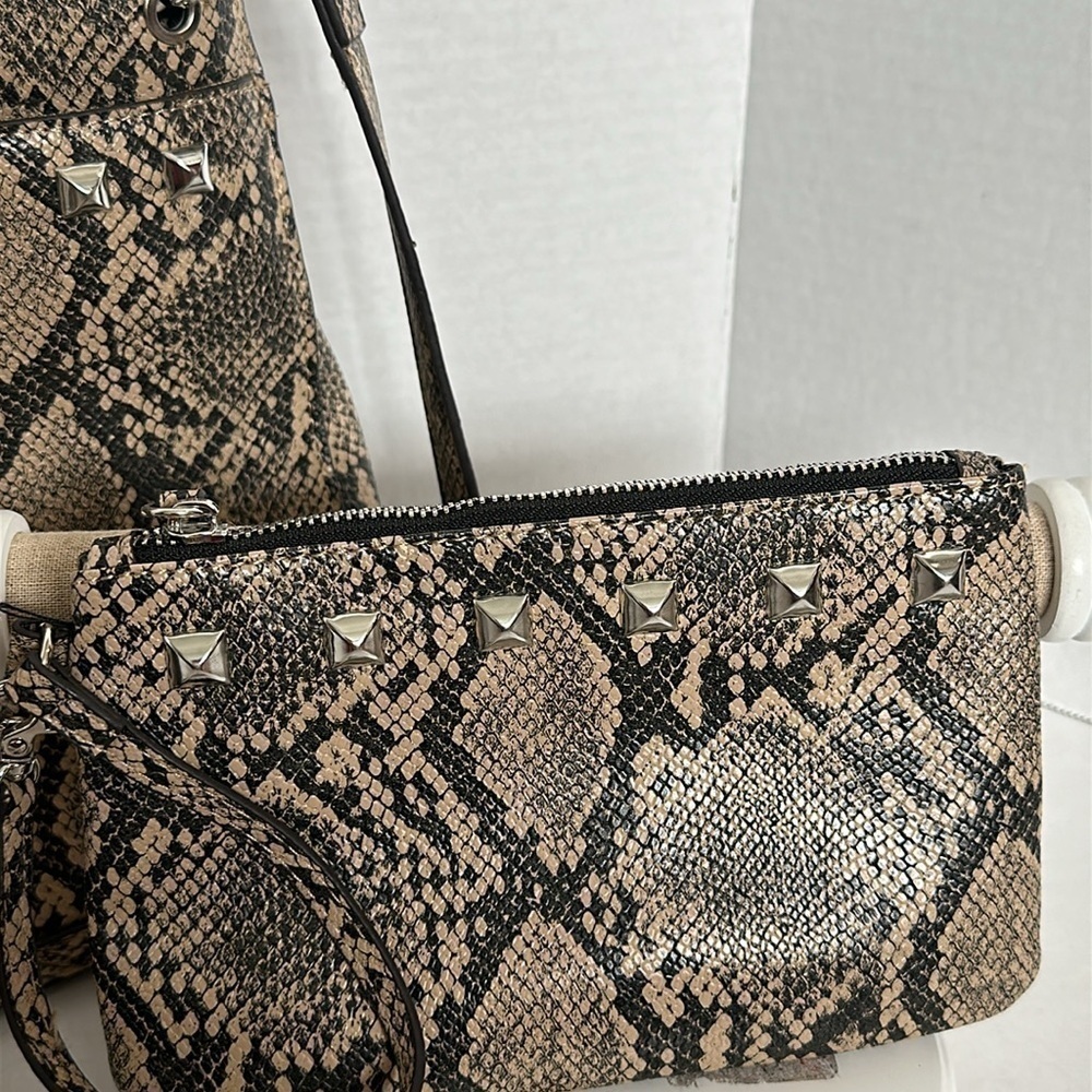 Carlos Santana 2 pc Purse and Wristlet snake print - Picture 2 of 16
